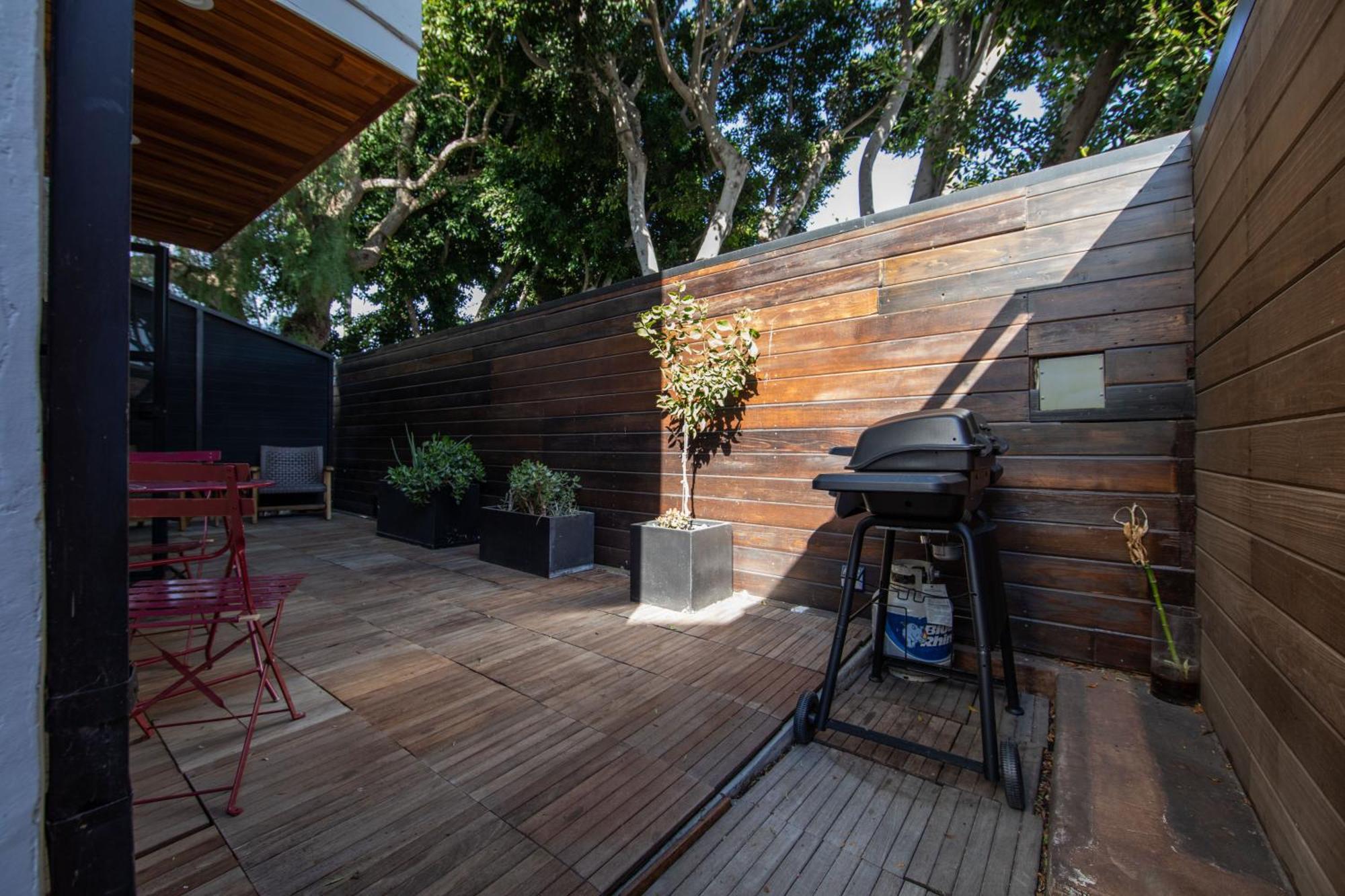Venice Beach Studio With Large Private Patio Steps To The Beach Los Angeles Esterno foto