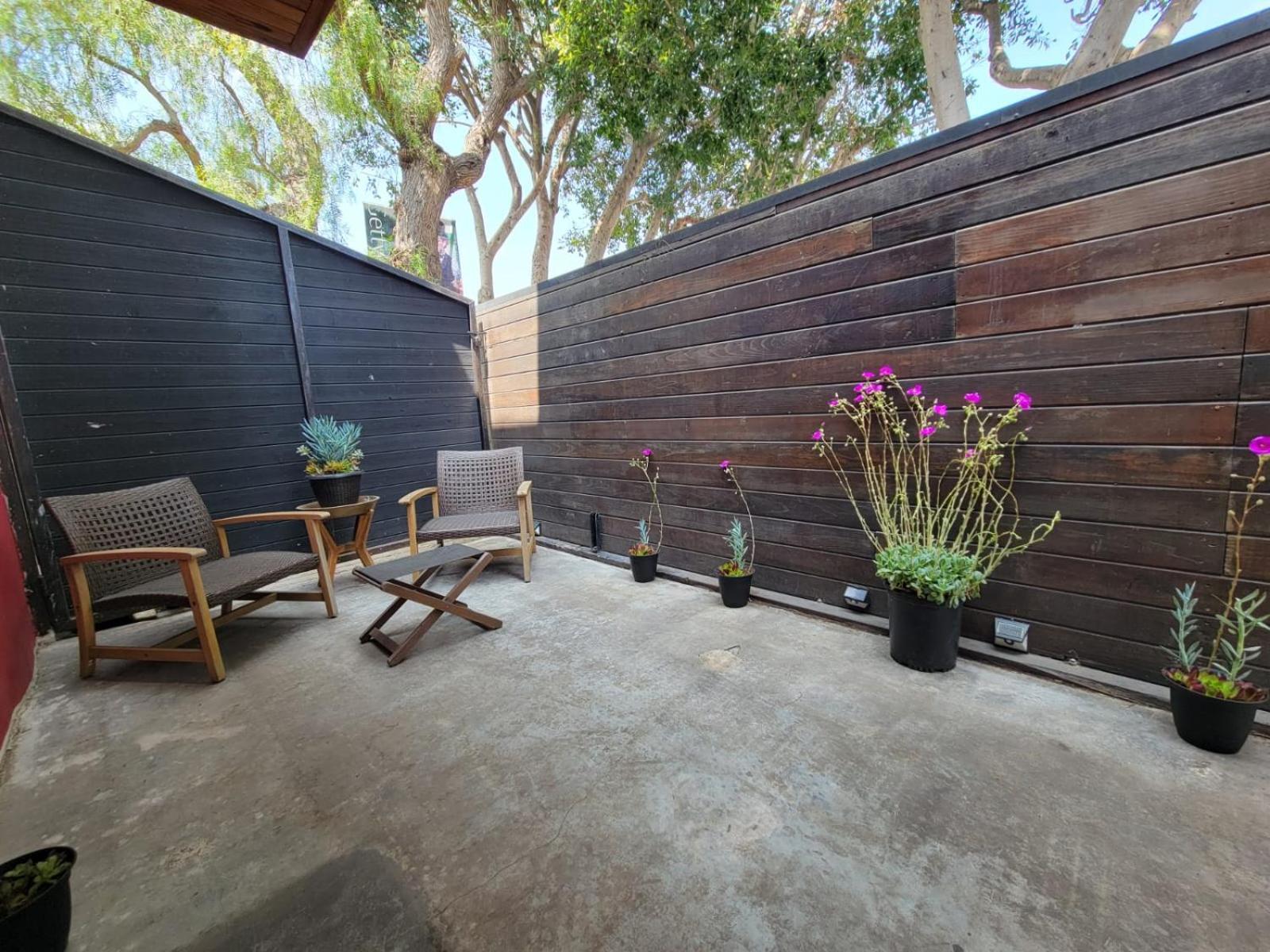 Venice Beach Studio With Large Private Patio Steps To The Beach Los Angeles Esterno foto