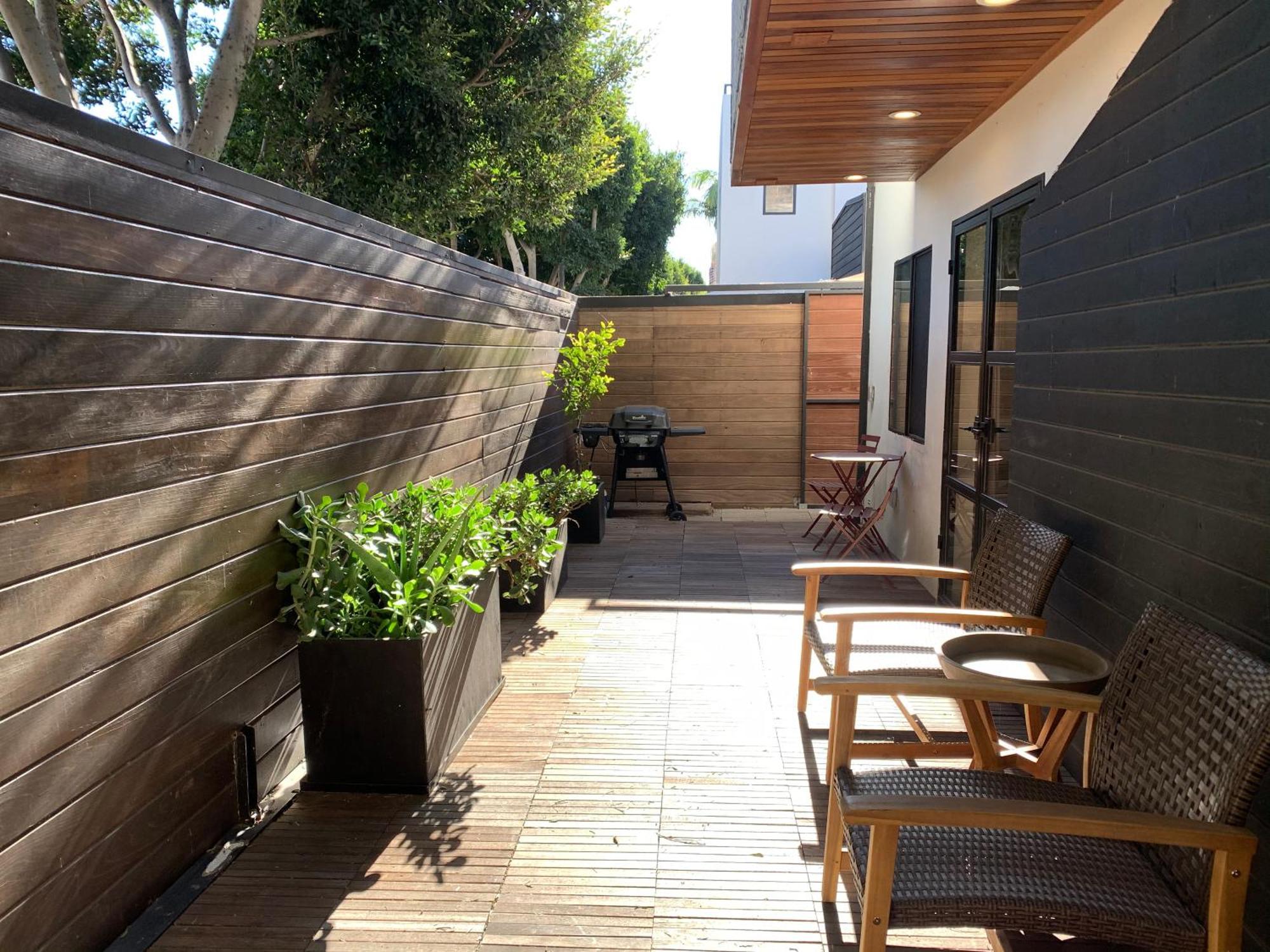 Venice Beach Studio With Large Private Patio Steps To The Beach Los Angeles Esterno foto