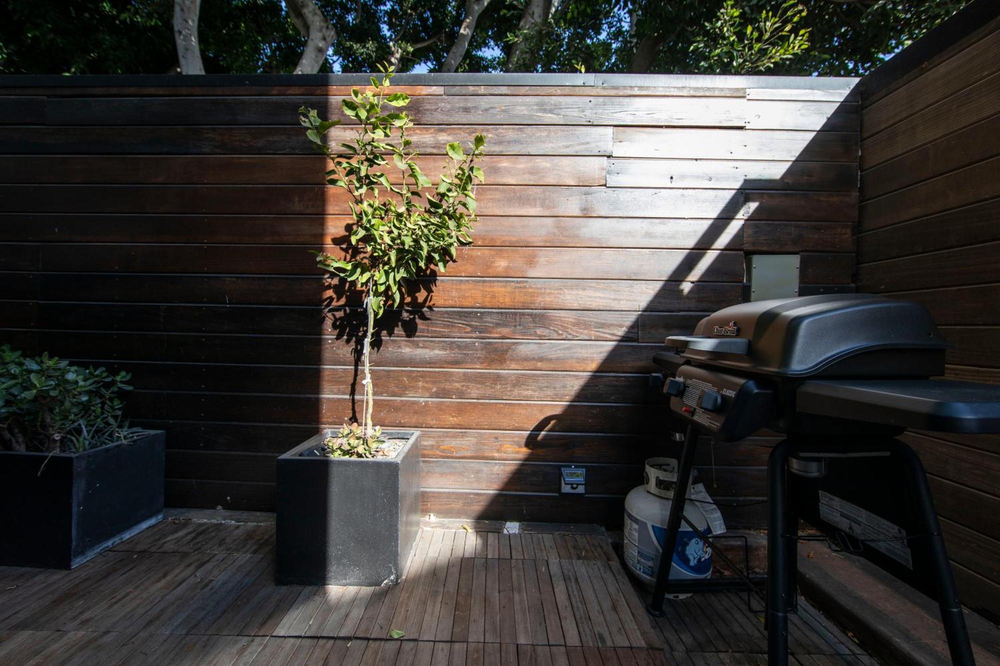 Venice Beach Studio With Large Private Patio Steps To The Beach Los Angeles Esterno foto