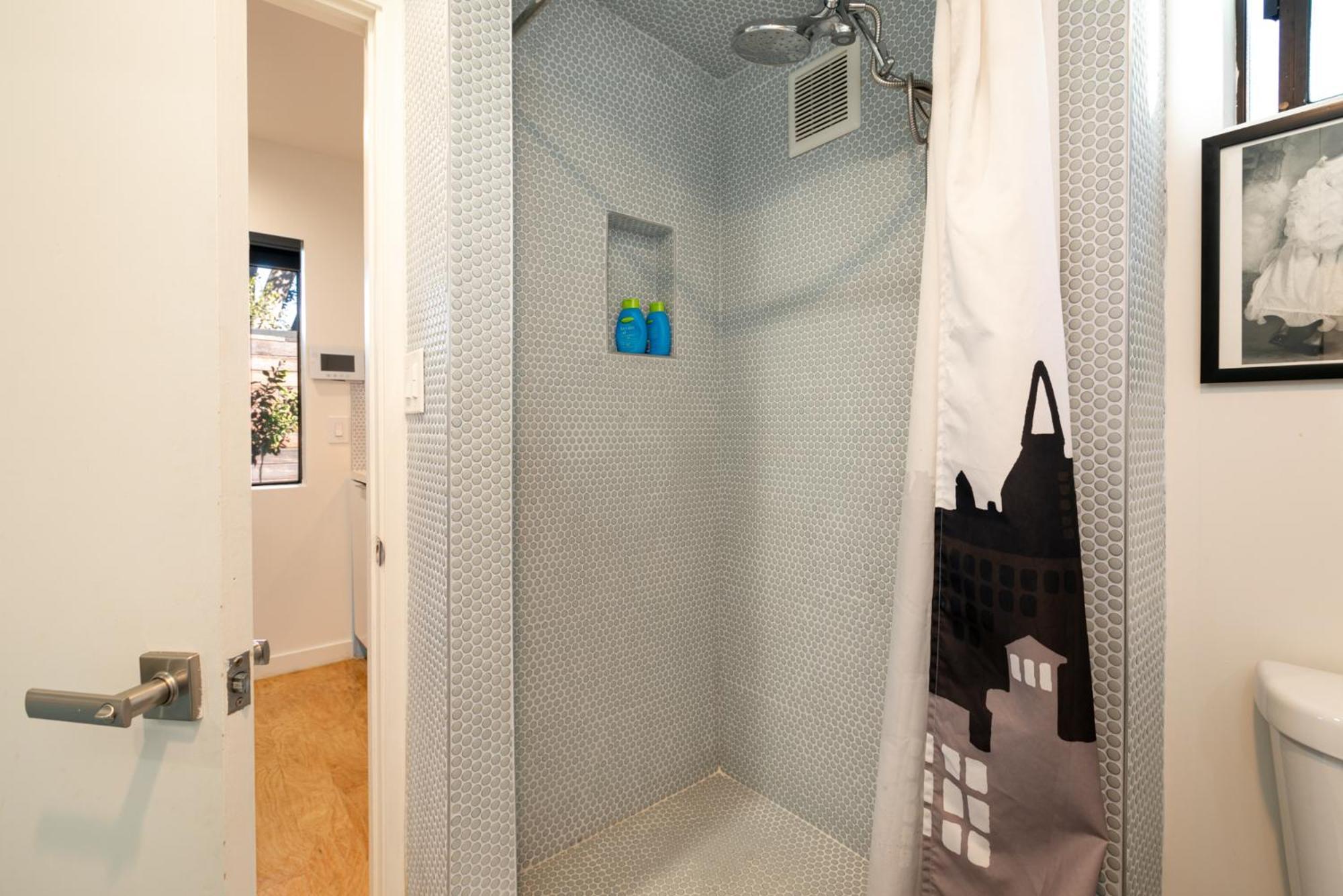 Venice Beach Studio With Large Private Patio Steps To The Beach Los Angeles Esterno foto
