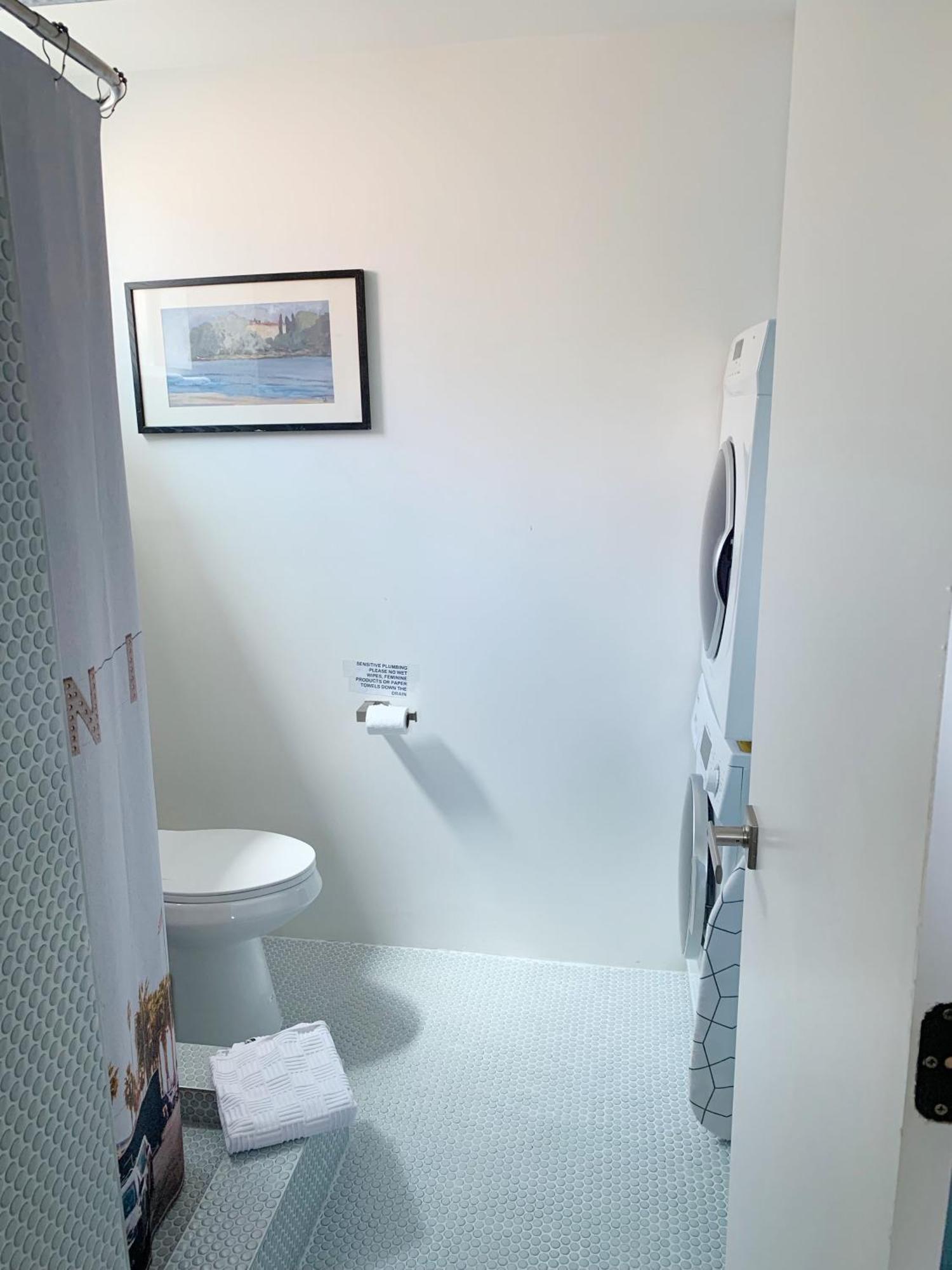 Venice Beach Studio With Large Private Patio Steps To The Beach Los Angeles Esterno foto